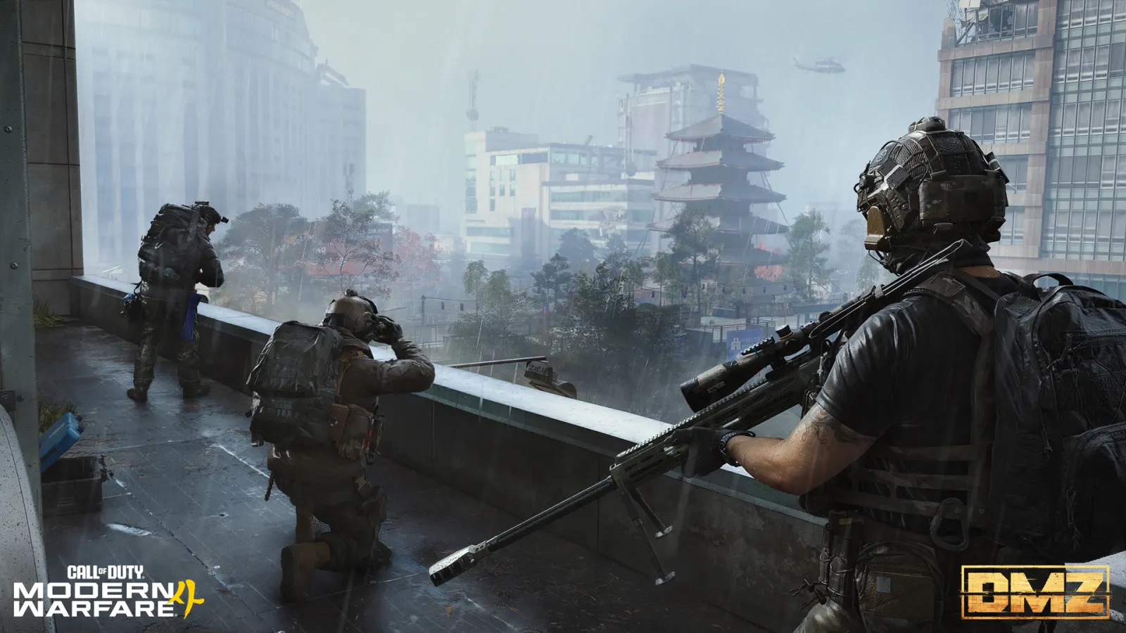 Three MW4 DMZ operators surveying the Hajin skyline from a balcony